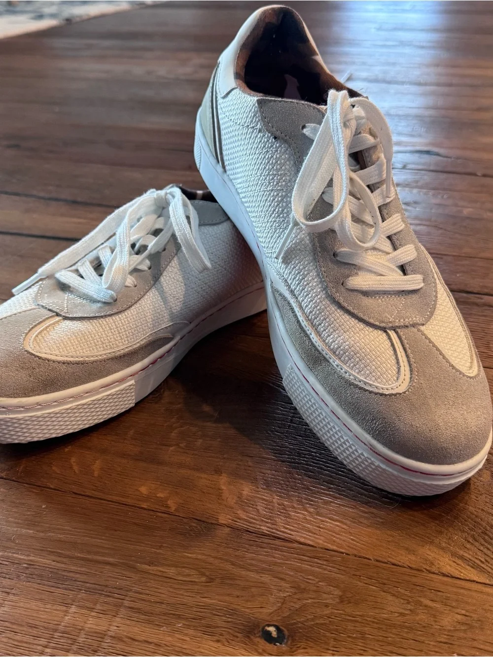 Muk Luks Men's White and Tan Casual Sneakers